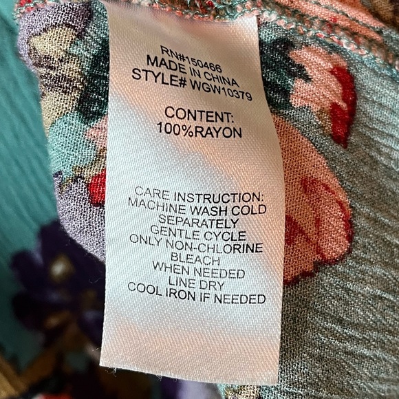 Market & Spruce tank with button trim and pocket - Picture 7 of 9